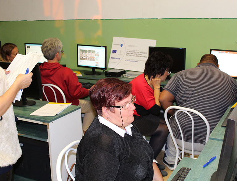 Az egész életen át tartó tanulási lehetőség biztosítása